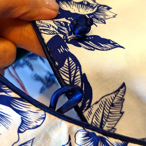 Miniye Short-Sleeve Mandarin Floral Blouse - Picture 8 of 14